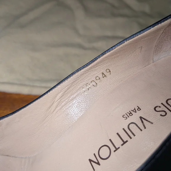 Louis Vuitton Black Leather Charmed Cube Vintage Pumps. SZ 6.5. - Picture 7 of 10